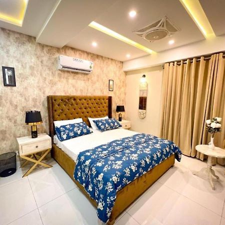 Eiffel Luxury Apartments Lahore Buitenkant foto