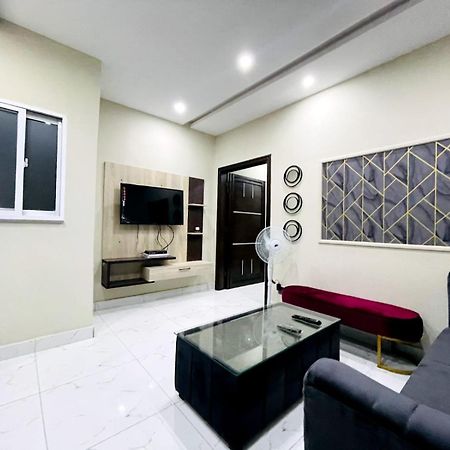 Eiffel Luxury Apartments Lahore Buitenkant foto