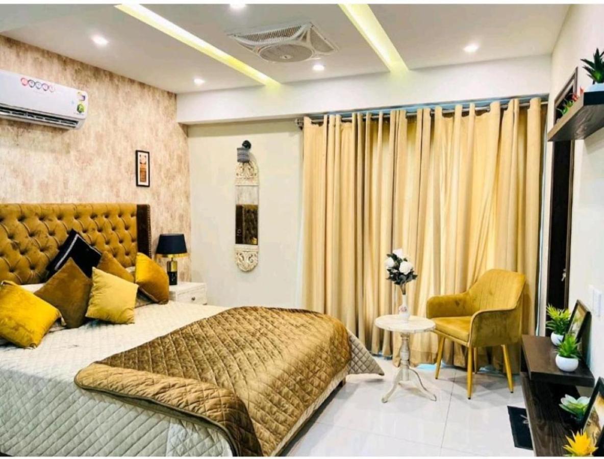 Eiffel Luxury Apartments Lahore Buitenkant foto