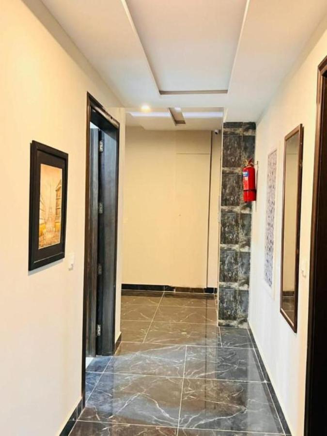 Eiffel Luxury Apartments Lahore Buitenkant foto