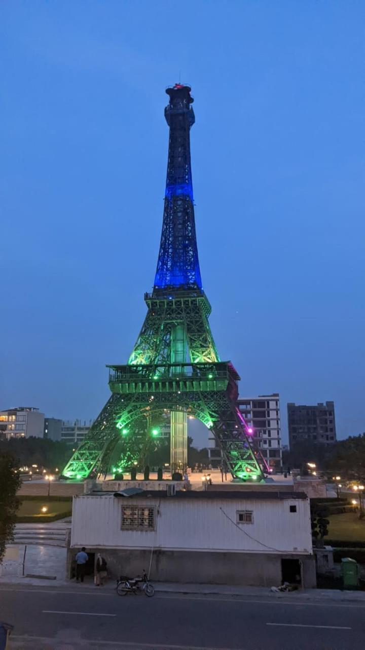 Eiffel Luxury Apartments Lahore Buitenkant foto
