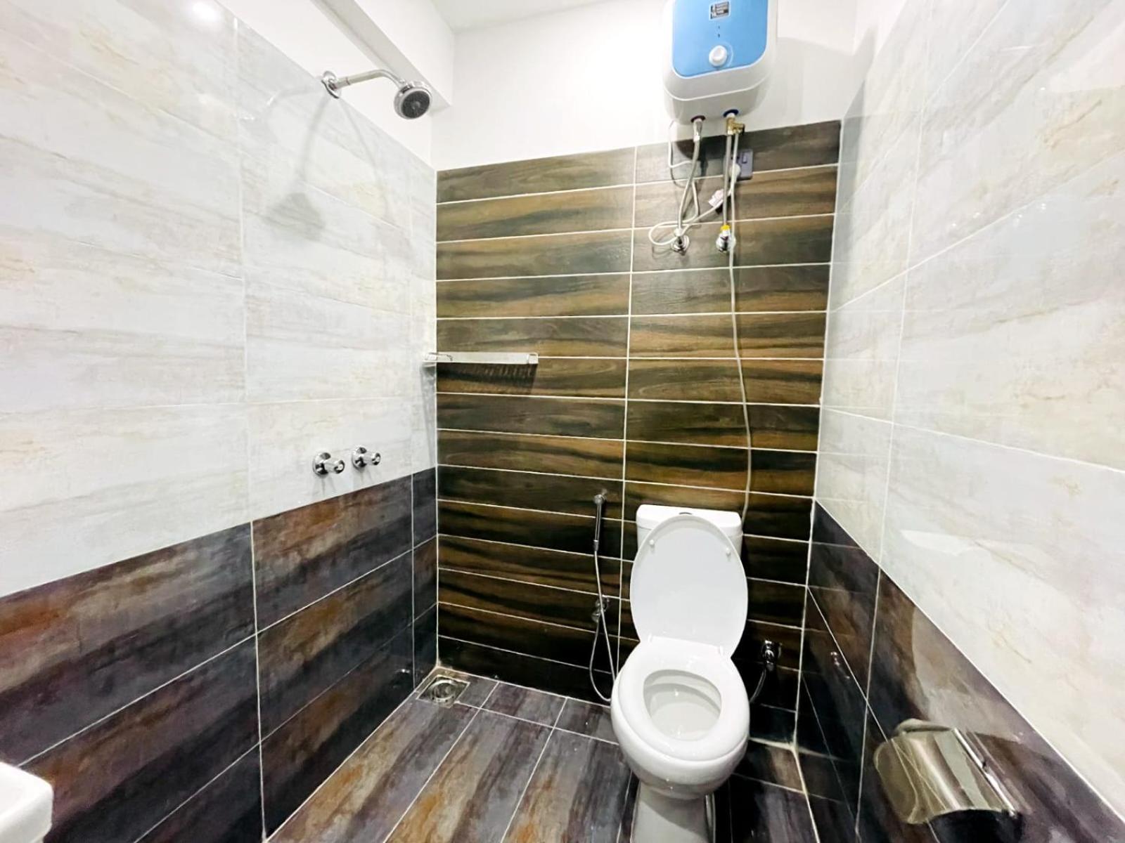 Eiffel Luxury Apartments Lahore Buitenkant foto