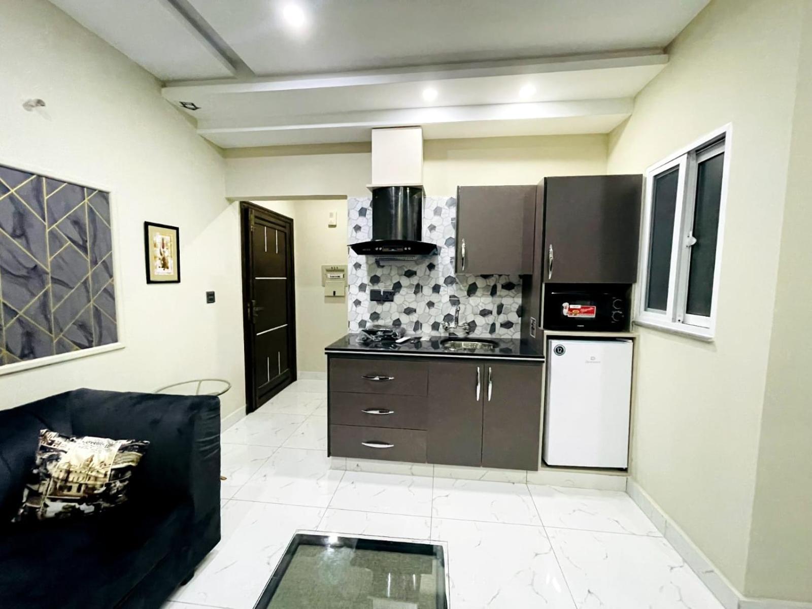 Eiffel Luxury Apartments Lahore Buitenkant foto